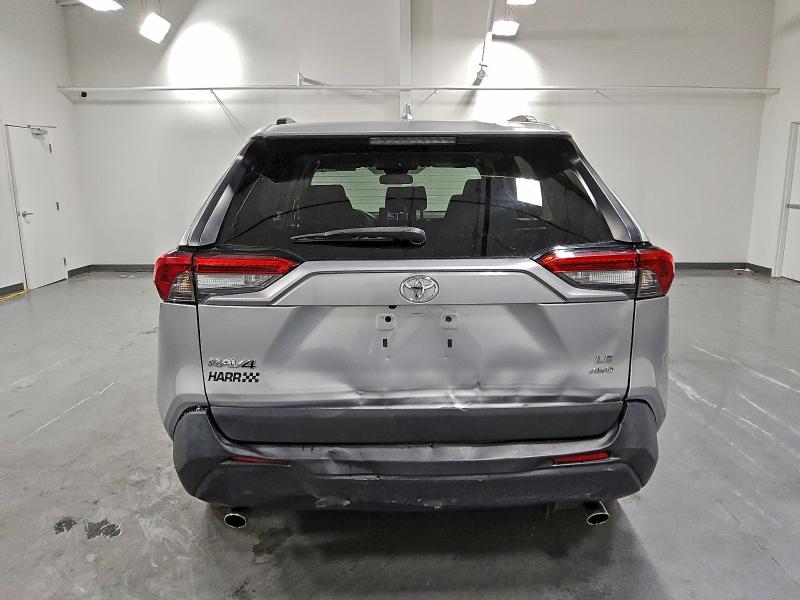 Фото 6 - TOYOTA RAV4