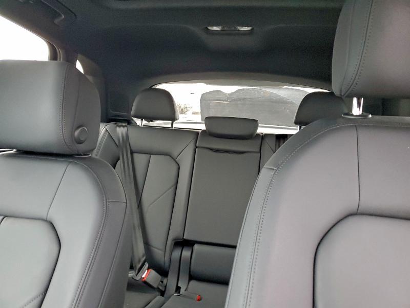 Фото 10 - AUDI Q3