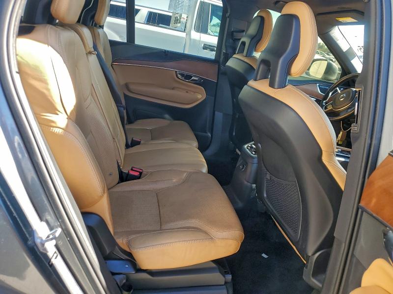 Фото 11 - VOLVO XC90