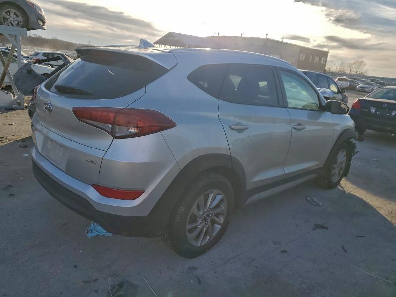 Фото 3 - HYUNDAI TUCSON
