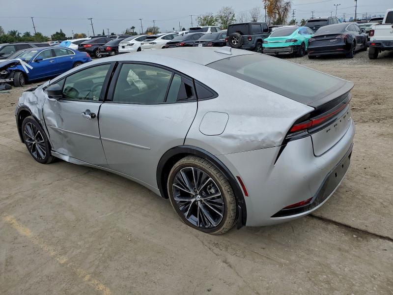 Фото 2 - TOYOTA PRIUS