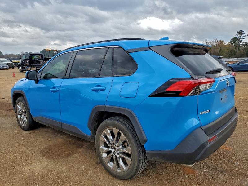 Фото 2 - TOYOTA RAV4