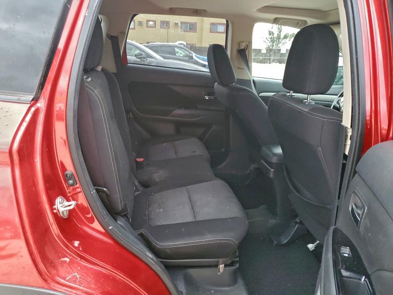 Фото 11 - MITSUBISHI OUTLANDER