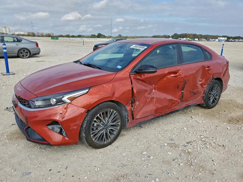 Фото 1 - KIA FORTE