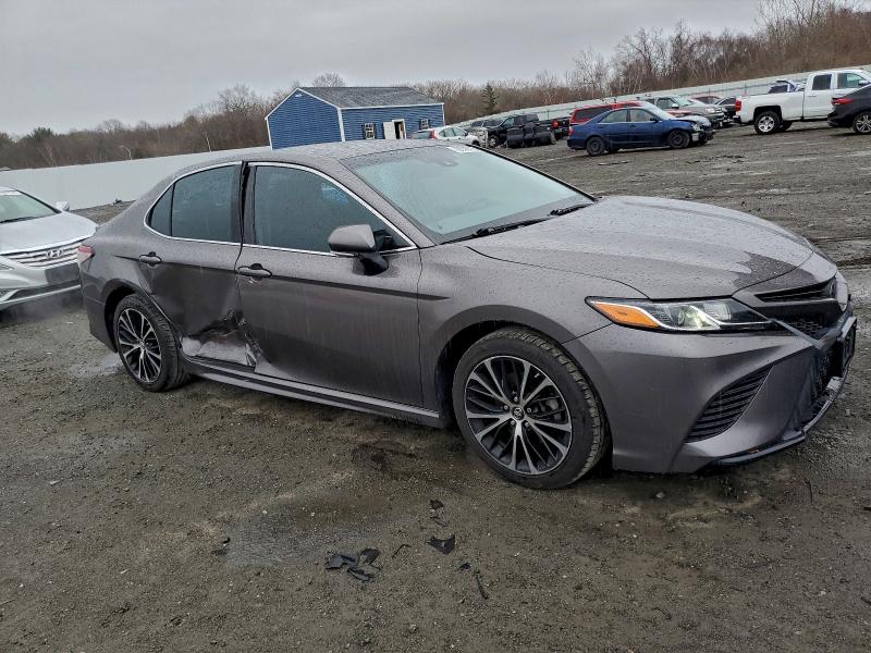 Фото 4 - TOYOTA CAMRY