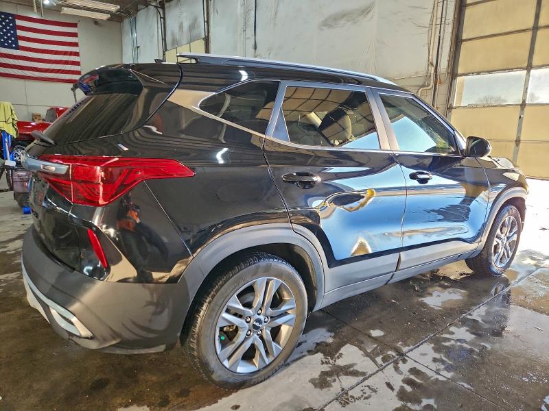 Фото 3 - KIA SELTOS