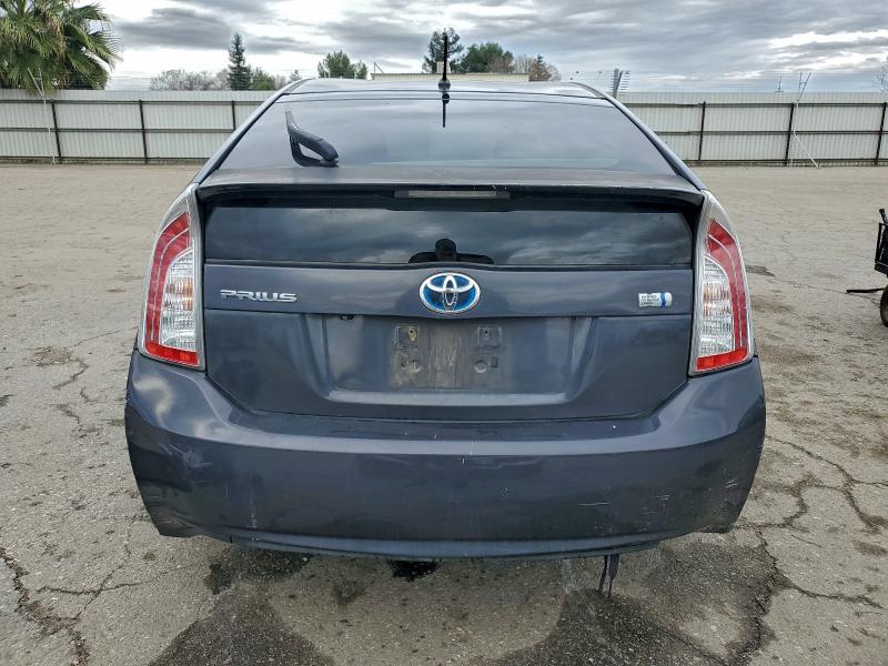 Фото 6 - TOYOTA PRIUS