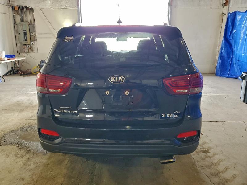 Фото 6 - KIA SORENTO