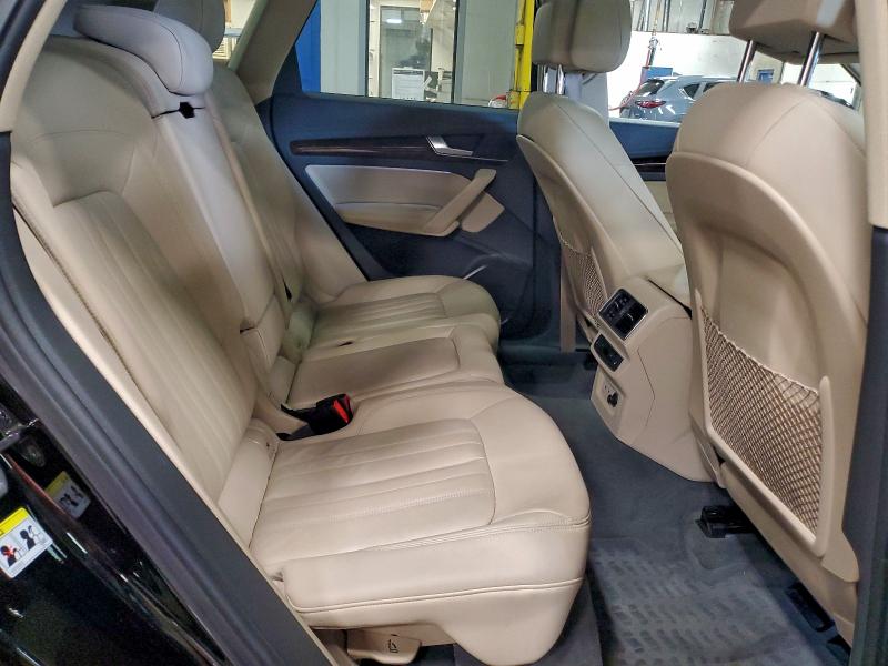 Фото 11 - AUDI Q5