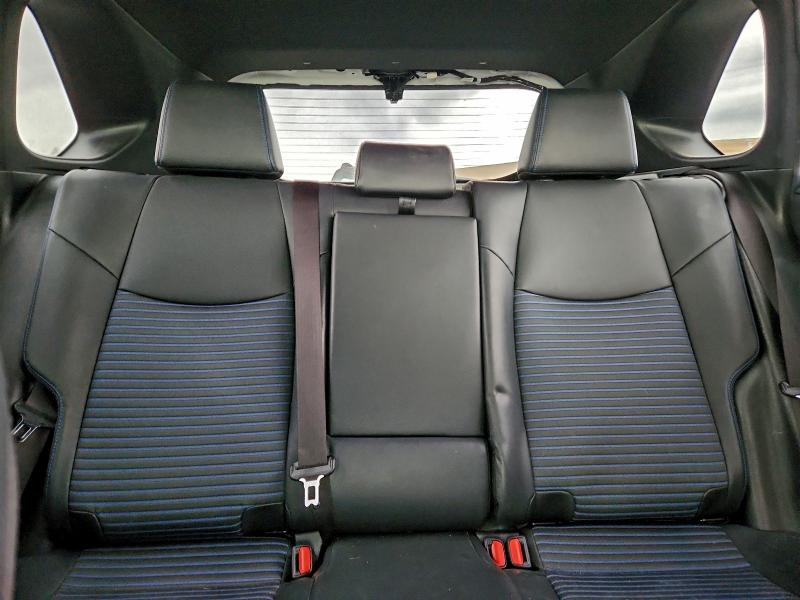 Фото 10 - TOYOTA RAV4