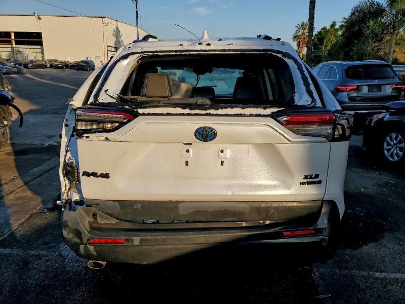 Фото 6 - TOYOTA RAV4