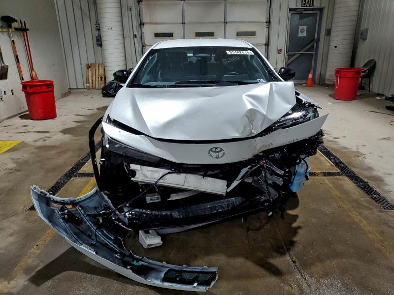 Фото 5 - TOYOTA PRIUS