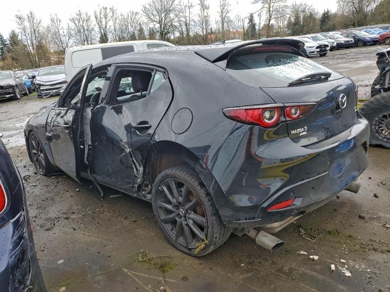 Фото 2 - MAZDA 3