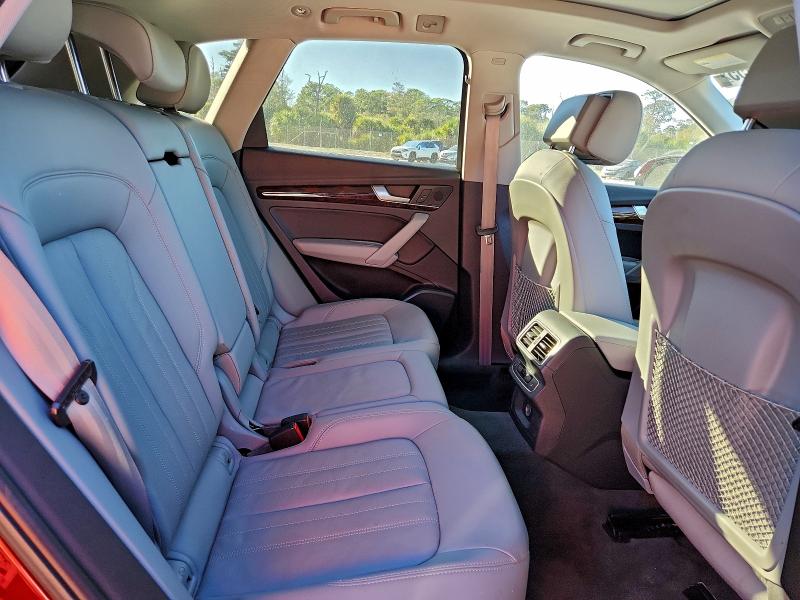 Фото 11 - AUDI Q5