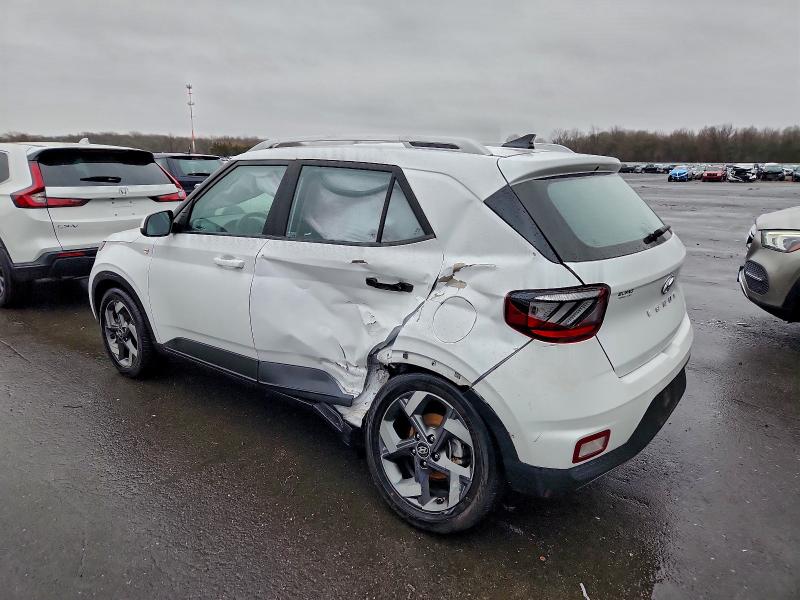 Фото 2 - HYUNDAI VENUE