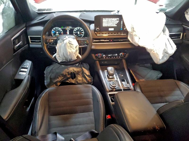 Фото 8 - MITSUBISHI OUTLANDER