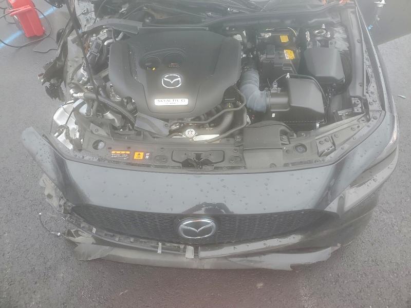 Фото 11 - MAZDA 3