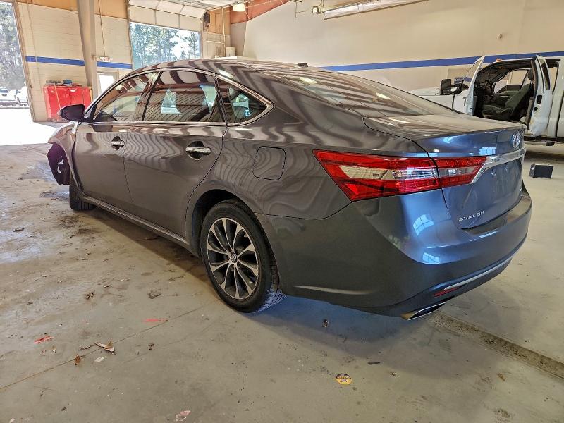 Фото 2 - TOYOTA AVALON