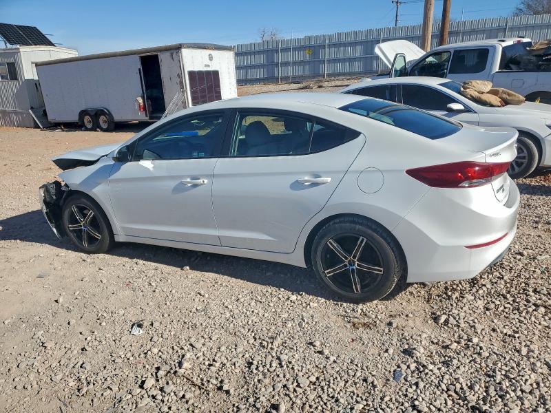 Фото 2 - HYUNDAI ELANTRA