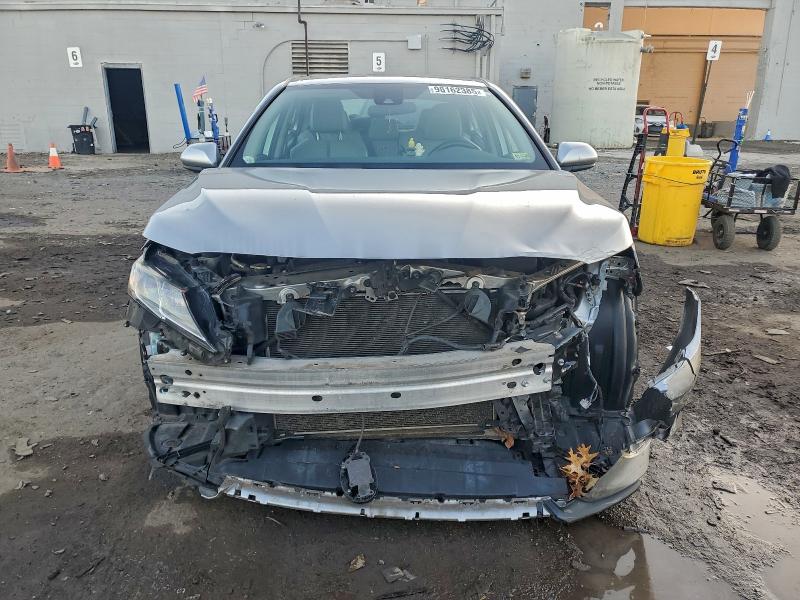 Фото 5 - TOYOTA CAMRY