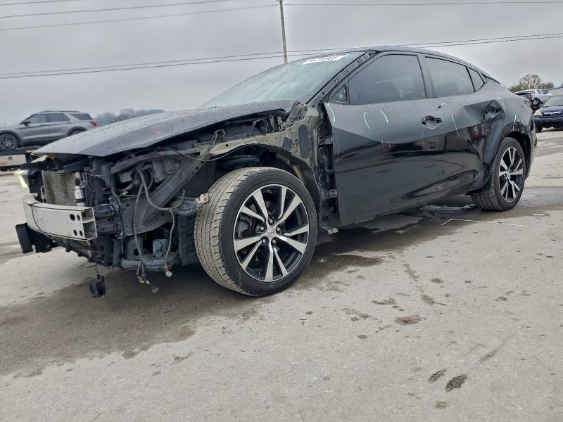 Фото 1 - NISSAN MAXIMA