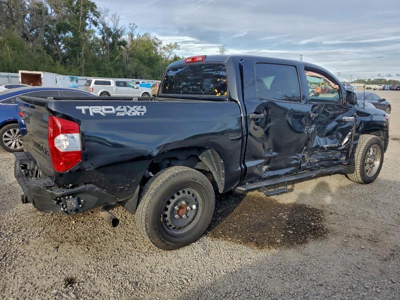 Фото 3 - TOYOTA TUNDRA