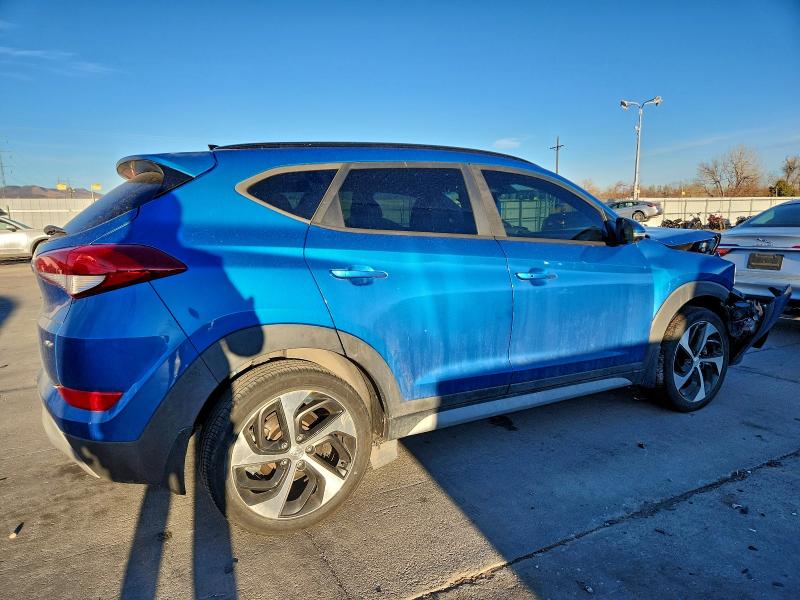 Фото 3 - HYUNDAI TUCSON