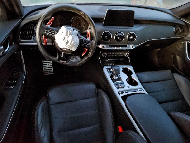 Фото 8 - KIA STINGER