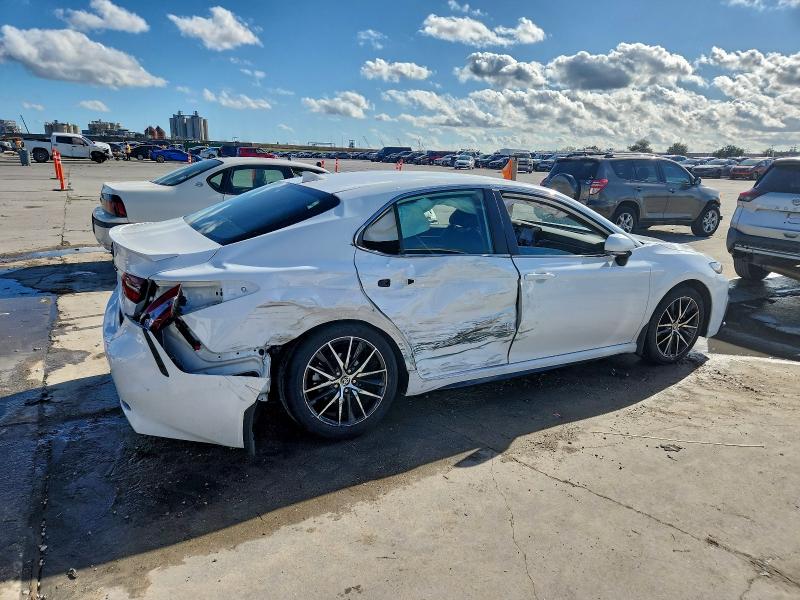 Фото 3 - TOYOTA CAMRY