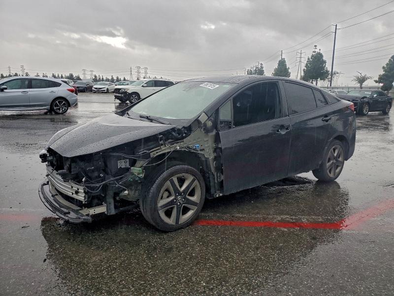 Фото 1 - TOYOTA PRIUS