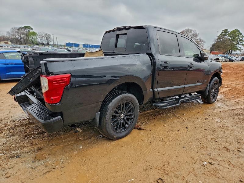 Фото 3 - NISSAN TITAN