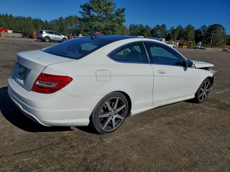 Фото 3 - MERCEDES-BENZ C-CLASS