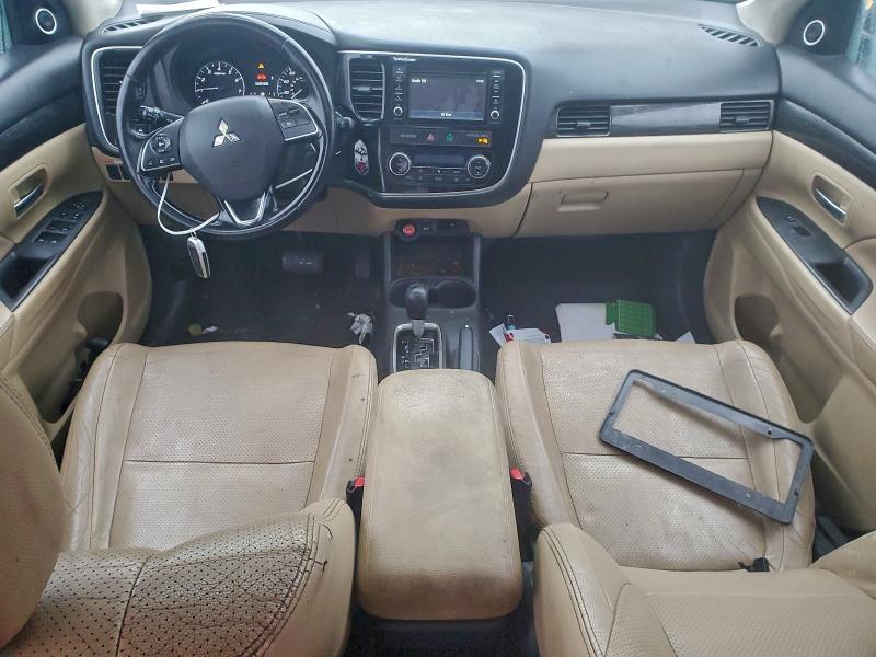 Фото 8 - MITSUBISHI OUTLANDER