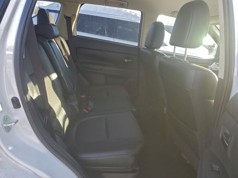 Фото 11 - MITSUBISHI OUTLANDER