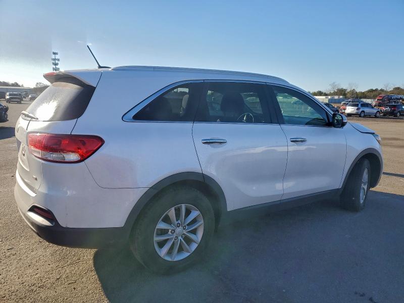 Фото 3 - KIA SORENTO