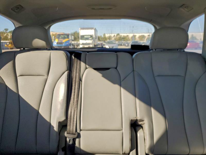 Фото 10 - AUDI Q7