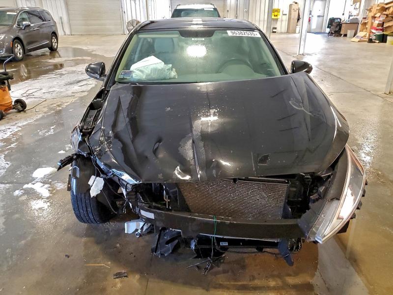 Фото 5 - HYUNDAI ELANTRA