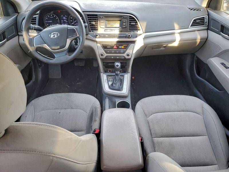 Фото 8 - HYUNDAI ELANTRA