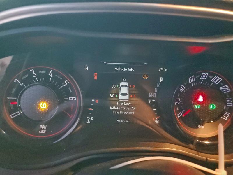 Фото 9 - DODGE CHALLENGER