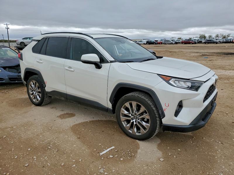 Фото 4 - TOYOTA RAV4