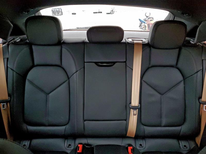 Фото 10 - PORSCHE MACAN