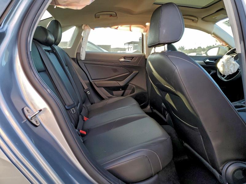 Фото 10 - VOLKSWAGEN JETTA