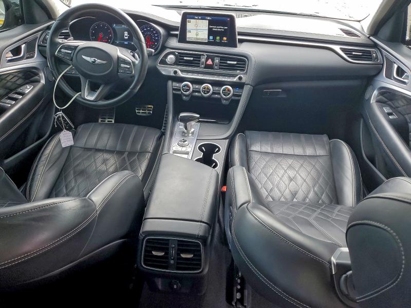 Фото 8 - GENESIS G70