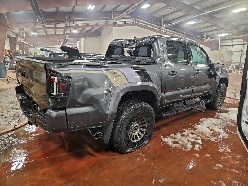 Фото 3 - TOYOTA TACOMA