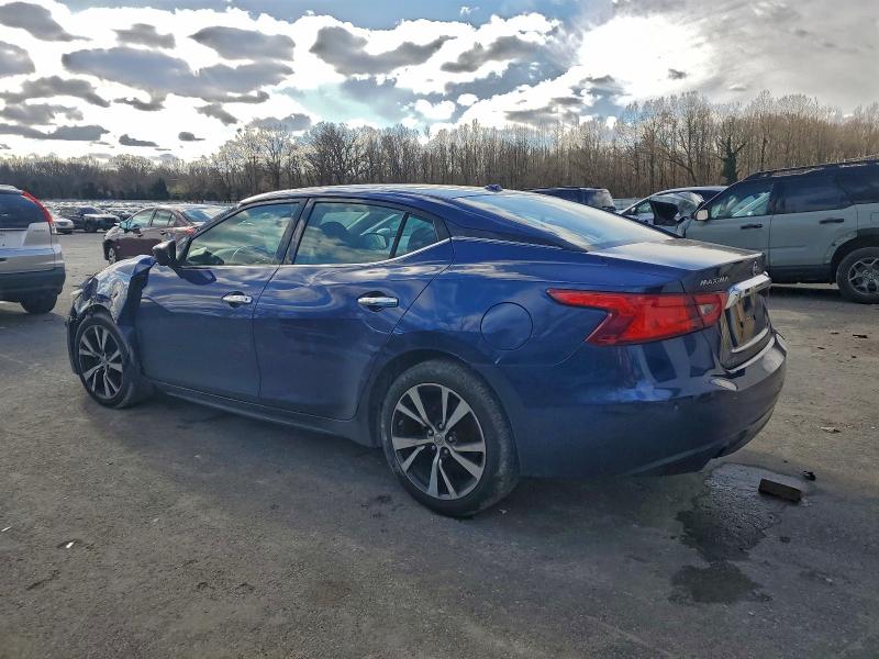 Фото 2 - NISSAN MAXIMA