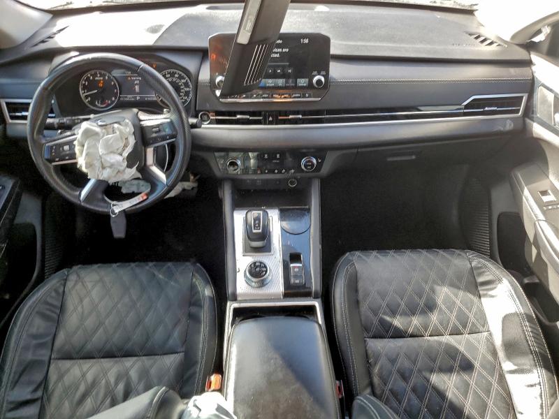 Фото 8 - MITSUBISHI OUTLANDER