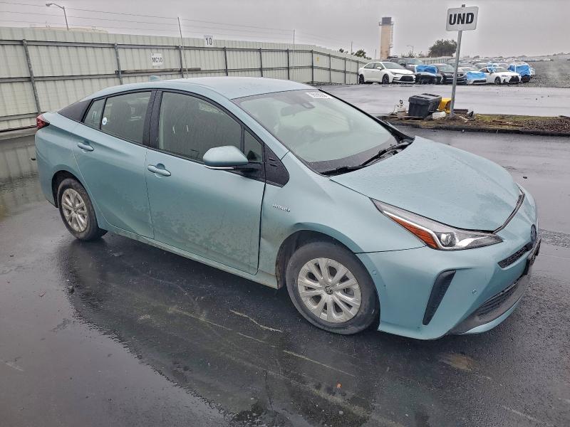 Фото 4 - TOYOTA PRIUS