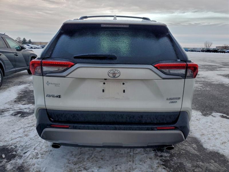 Фото 6 - TOYOTA RAV4