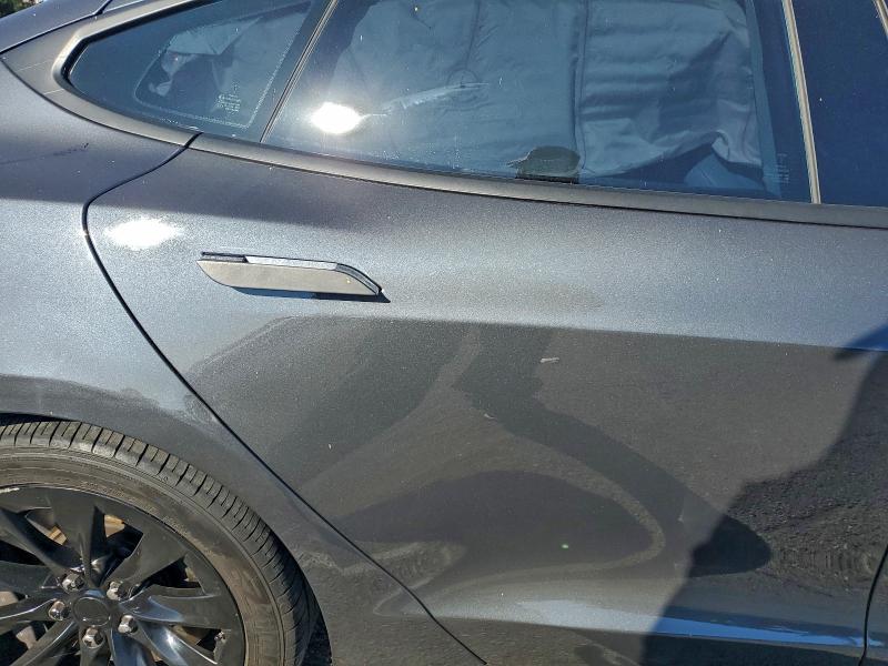 Фото 10 - TESLA MODEL S