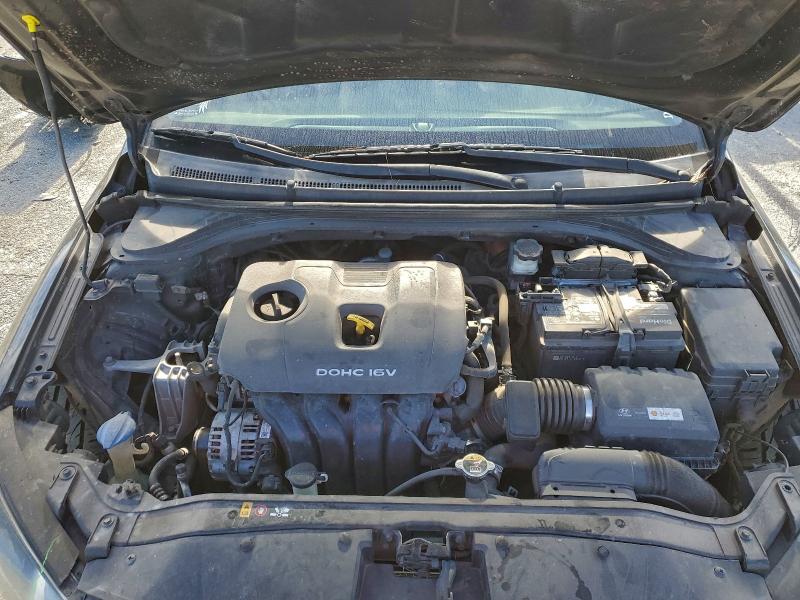 Фото 11 - HYUNDAI ELANTRA